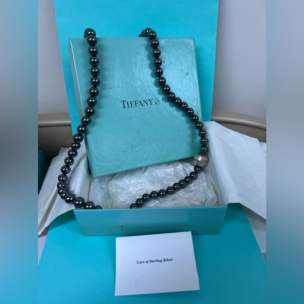 🔴Authentic LIKE NEW 🔴TIFFANY & CO Gemstone Hematite Bead Straight Up Necklace - Picture 4 of 11